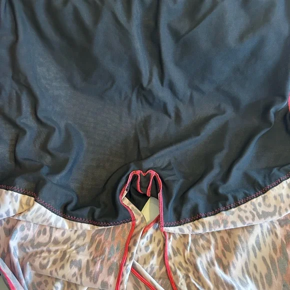 Fabletics Yitty Pink Cheetah leggings - Picture 3 of 3